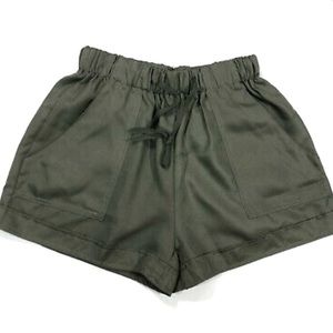 Romantichut lightweight shorts